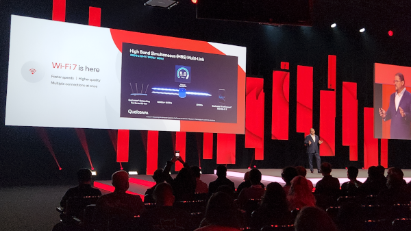 Qualcomm Incorporated President & CEO Cristiano Amon presenting Wi-Fi 7 HBS (High Band Simultaneous) Multi-Link 320MHz demonstration on stage at IFA 2022.